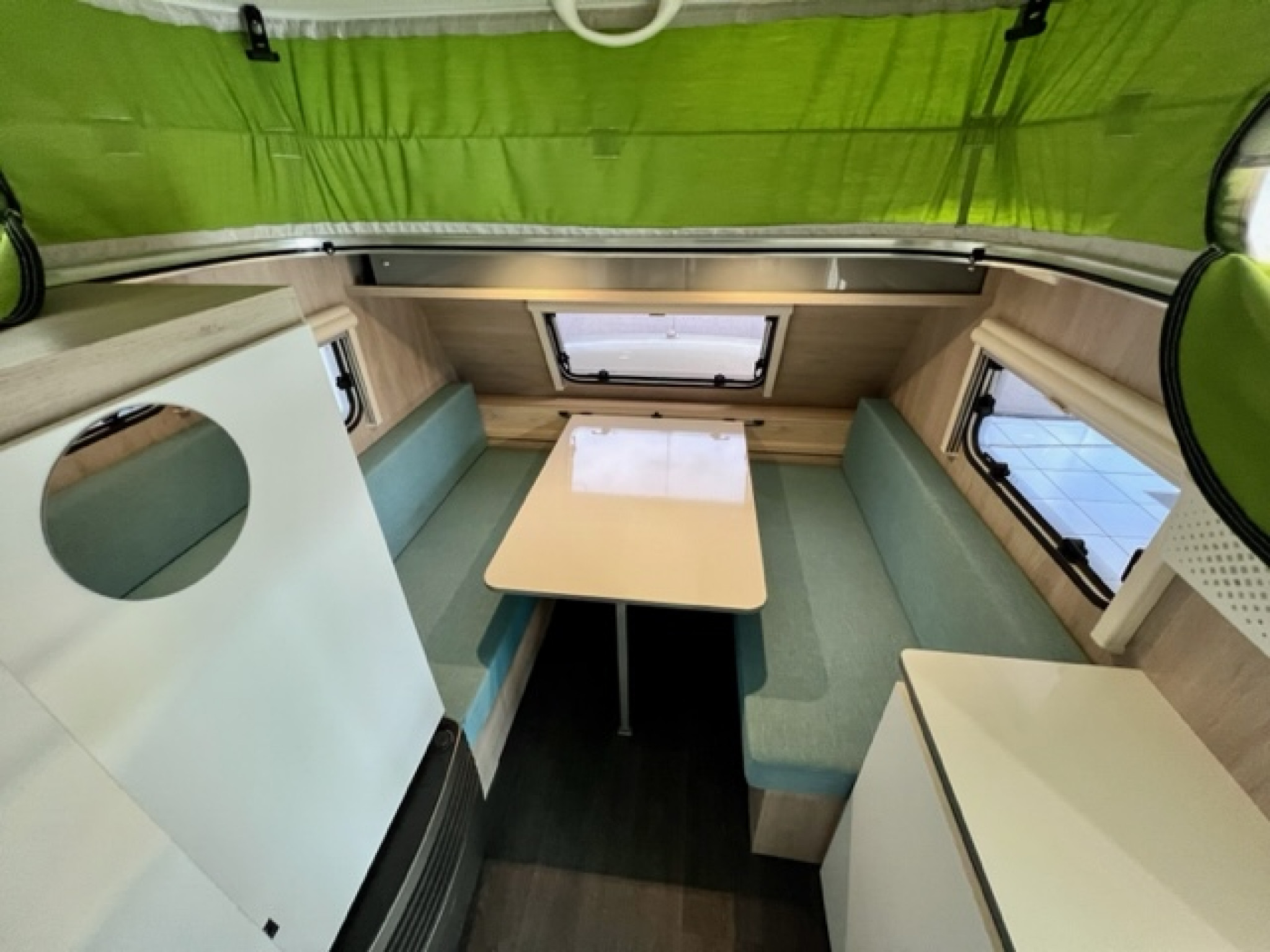 40557-03-2048.jpg